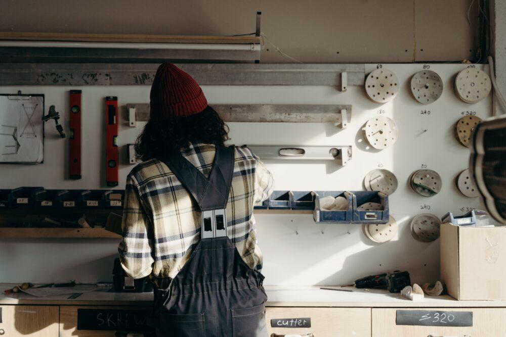 Ergonomiczne wyposażenie warsztatu, czyli jakie? Dowiedz się!